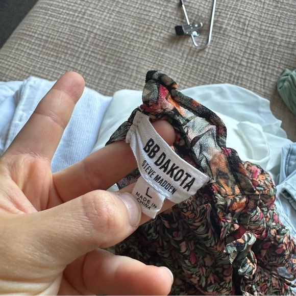 BB Dakota Steve Madden Black Ditsy Floral Ruffle Tiered Sleeveless Midi Dress - Picture 3 of 14